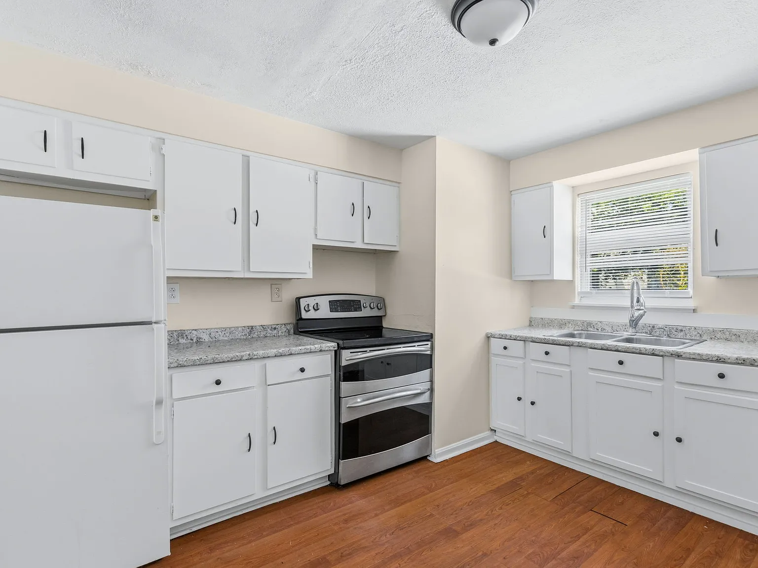 1707 Valley Forge Way - 1 — Photo 2