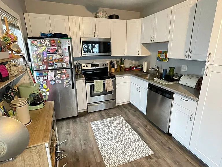 2317 W 9th St — Photo 1
