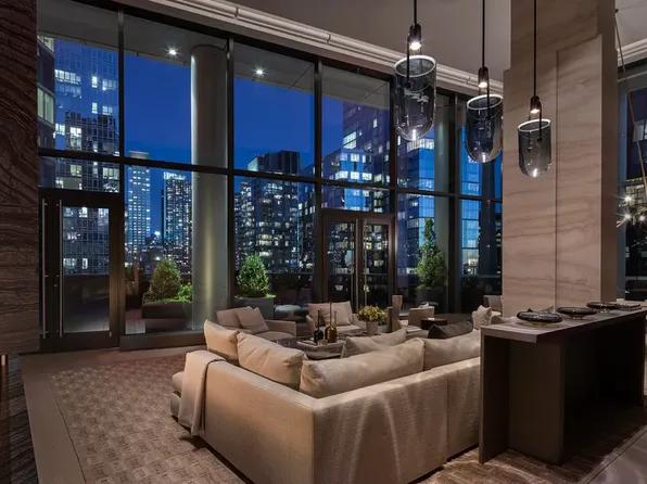 10 Riverside Boulevard image 19 of 31