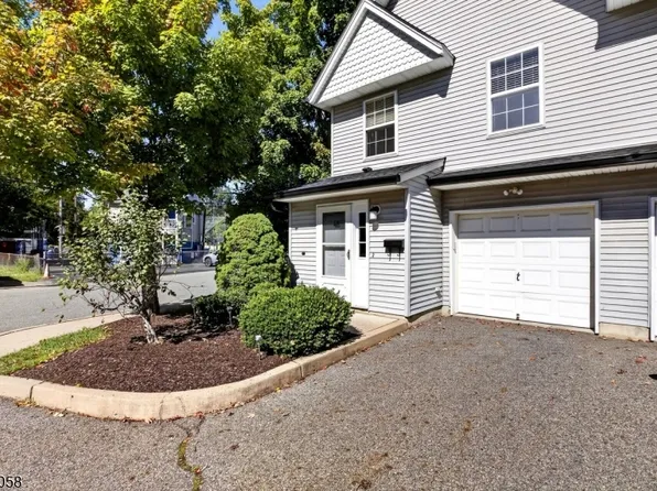 4 Star Lake Rd #E, Bloomingdale Boro, NJ 07403