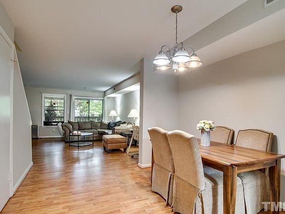 5th image of 140 Kingsbury Dr #140