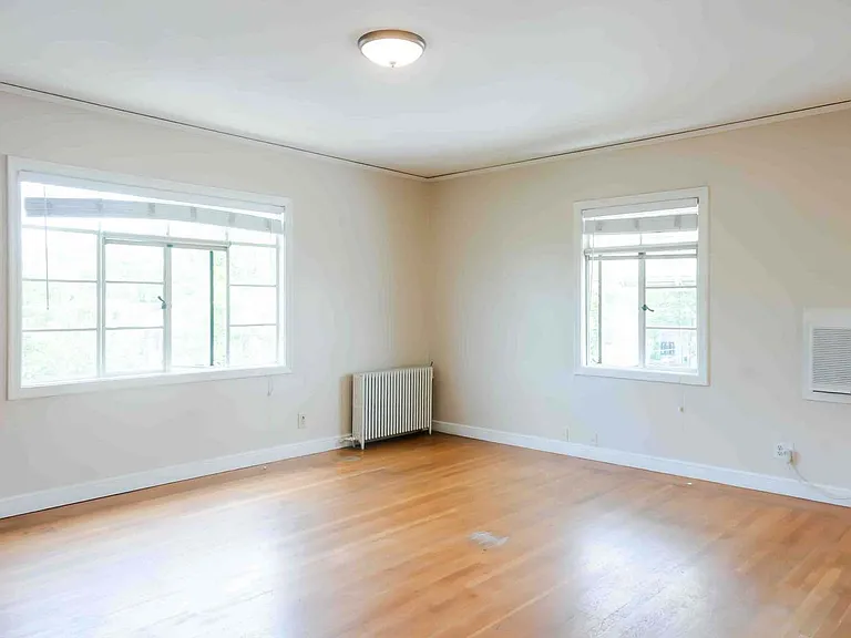 J Street Apartments — Photo 12