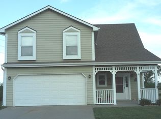 1017 E 14th Ct, Eudora, KS 66025