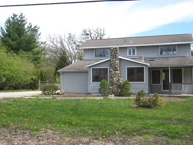 1st image of 12S647 Knoebel Dr
