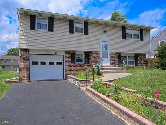 2nd image of 780 Pomander Ave