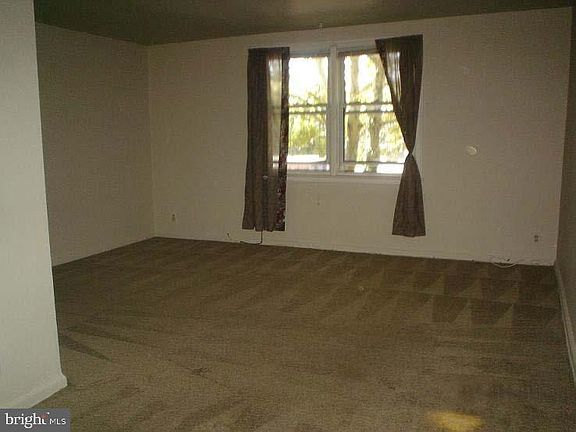 5th image of 3107 W 2nd St
