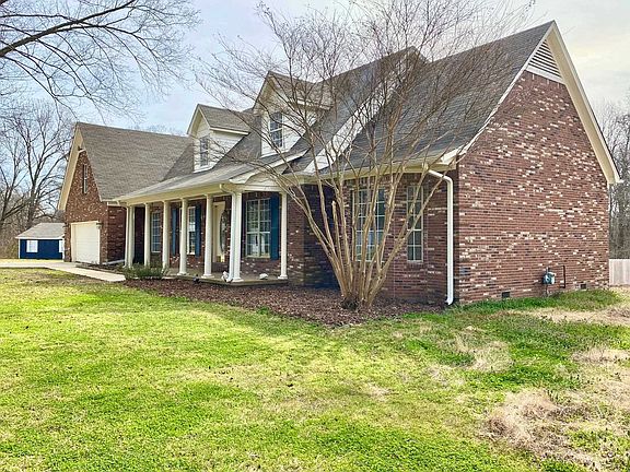 2nd image of 300 Hilldale Ln