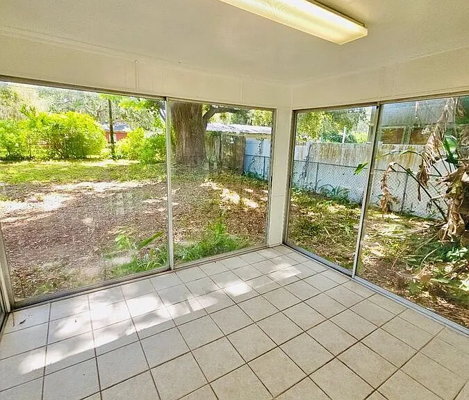 1427 Pleasant Pl — Photo 24