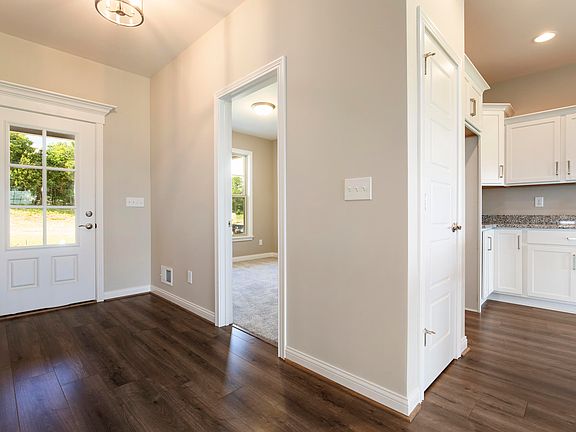 5th image of 1145 Greens Dr