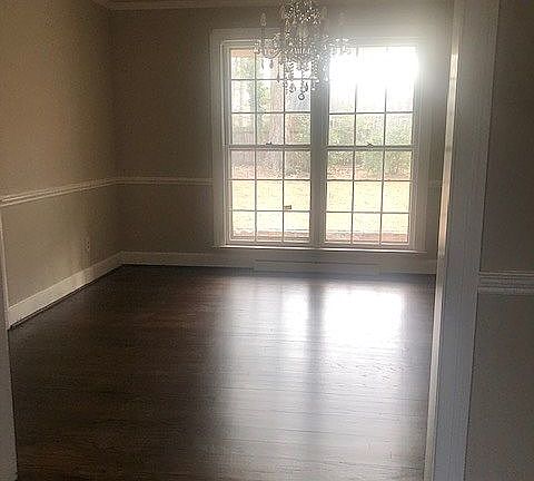 4th image of 2207 Stallings Dr