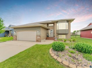 7713 W 53rd St, Sioux Falls, SD 57106