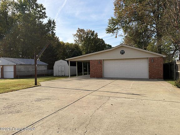 4th image of 2406 Roddy Rd