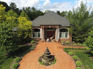 24456 Riverwood Dr, Franklin, MI 48025