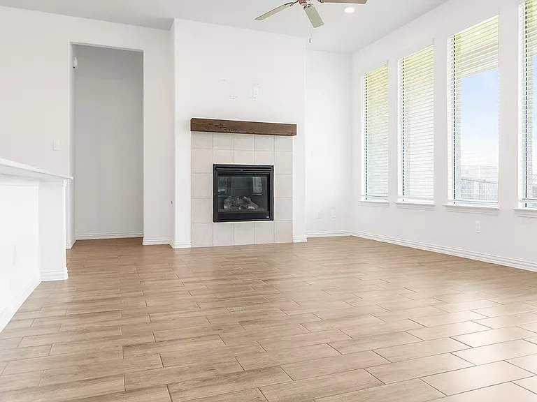 1120 Canuela Way — Photo 11