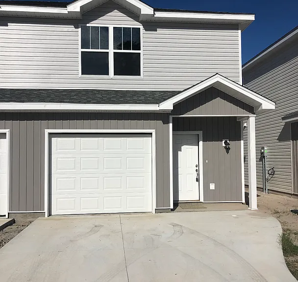 9003 Banyan Beach Dr — Photo 1