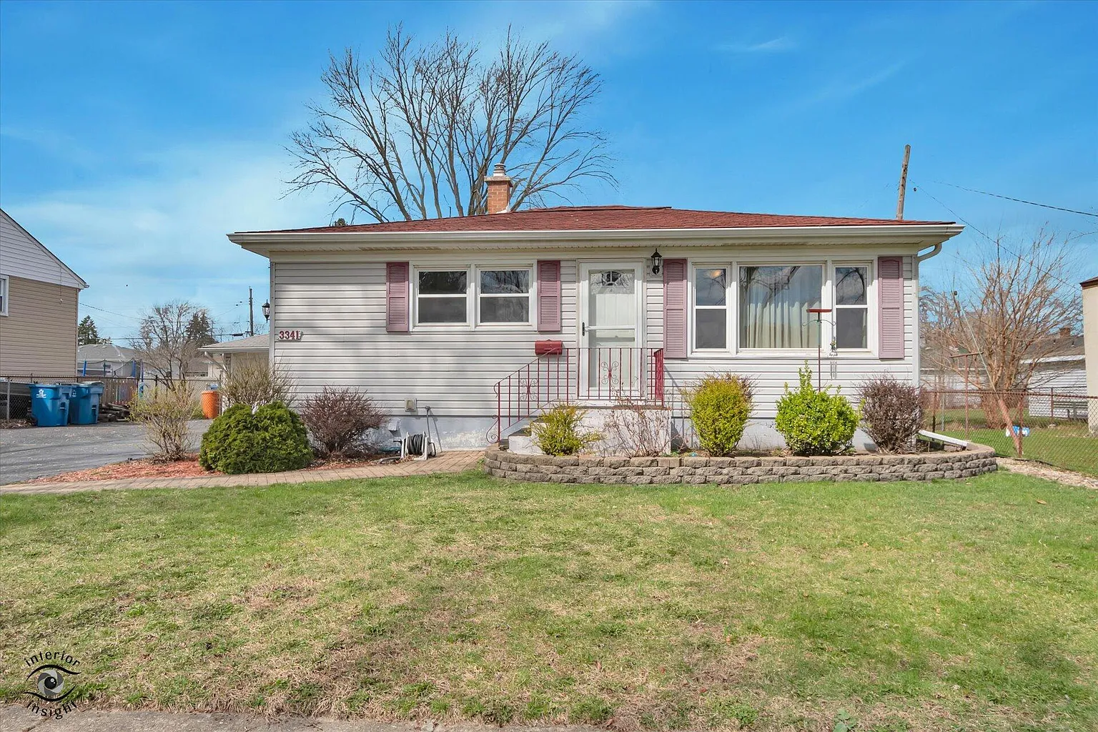 3341 Maple Dr photo 1