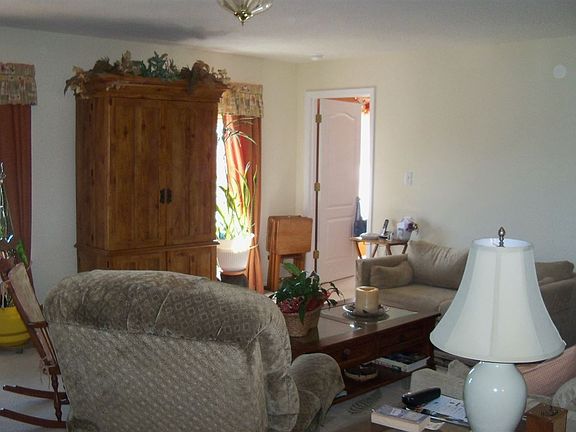 5th image of 146 Oak Hill Ct NE