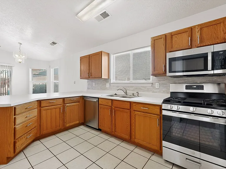 3019 Glorieta Meadows Dr NE — Photo 39