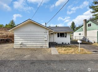 114 Cherry Street, Castle Rock, WA 98611