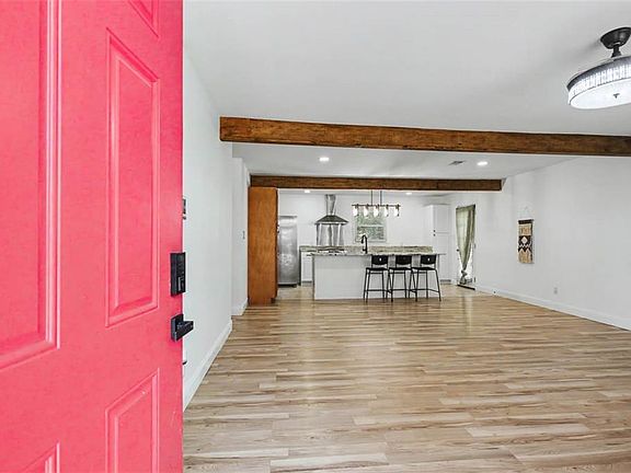 5th image of 815 Pine Harbor Dr