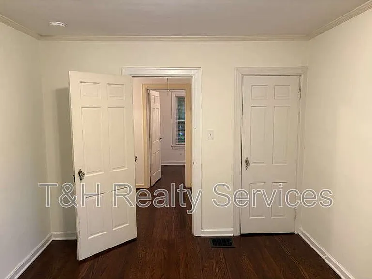 6061 N Park Ave — Photo 15