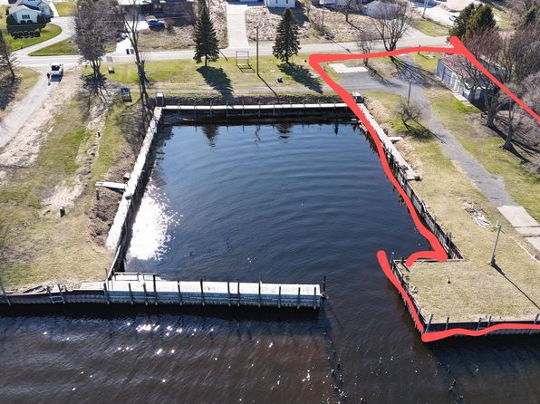 846 S Lakeshore Dr N, Ludington, MI 49431