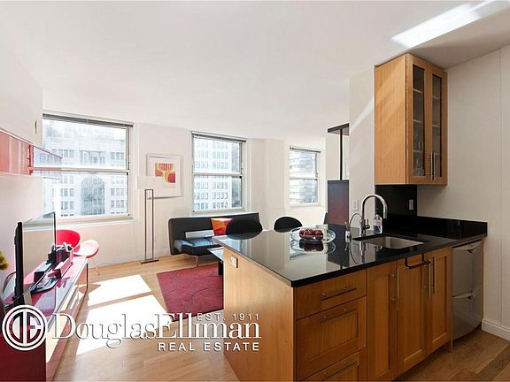 3rd image of 88 Greenwich St APT 2306