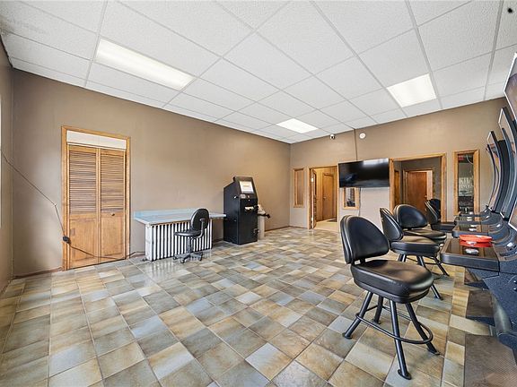5th image of 620 Broadway Blvd