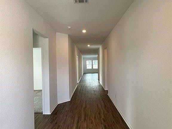 4th image of 144 Sky Meadows Cir