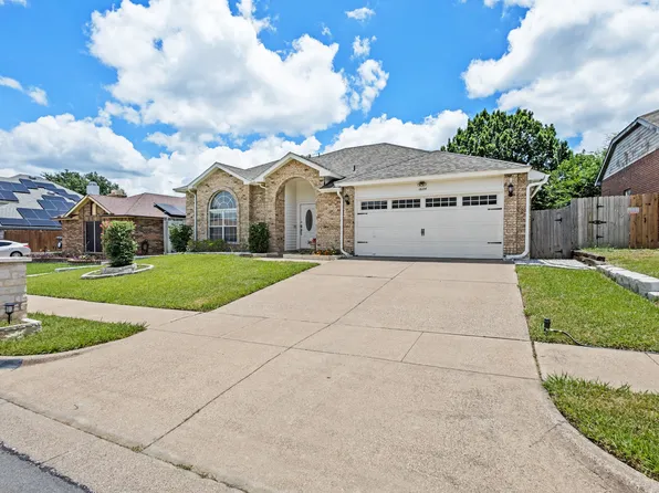 1604 Barclay Dr, Arlington, TX 76018
