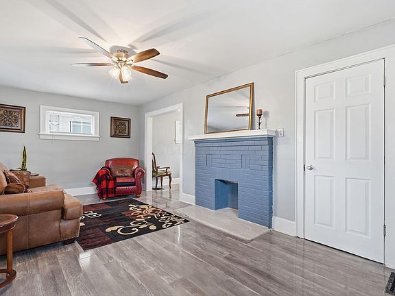3rd image of 2268 Ridgeway Ave