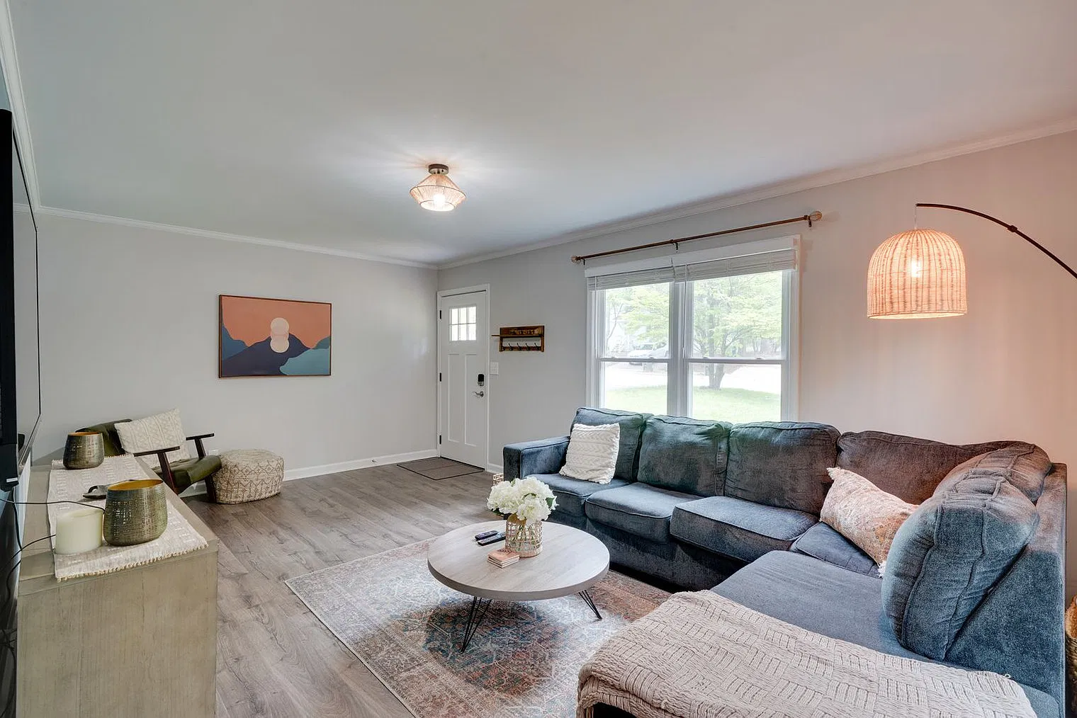 2 bed, 2.0 bath, 1194 sqft, $3,128 — Photo 1