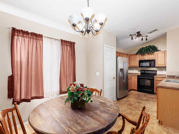 3rd image of 33085 N North Butte Dr