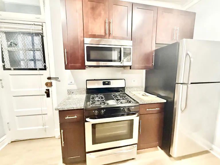 1445 W Balmoral Ave #1N — Photo 5