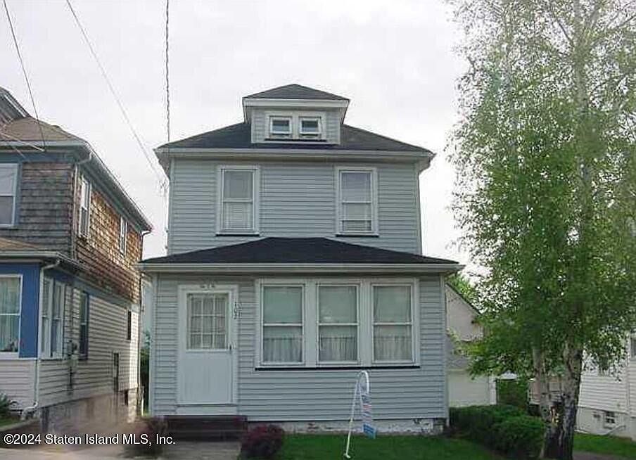 1st image of 102 Hatfield Pl