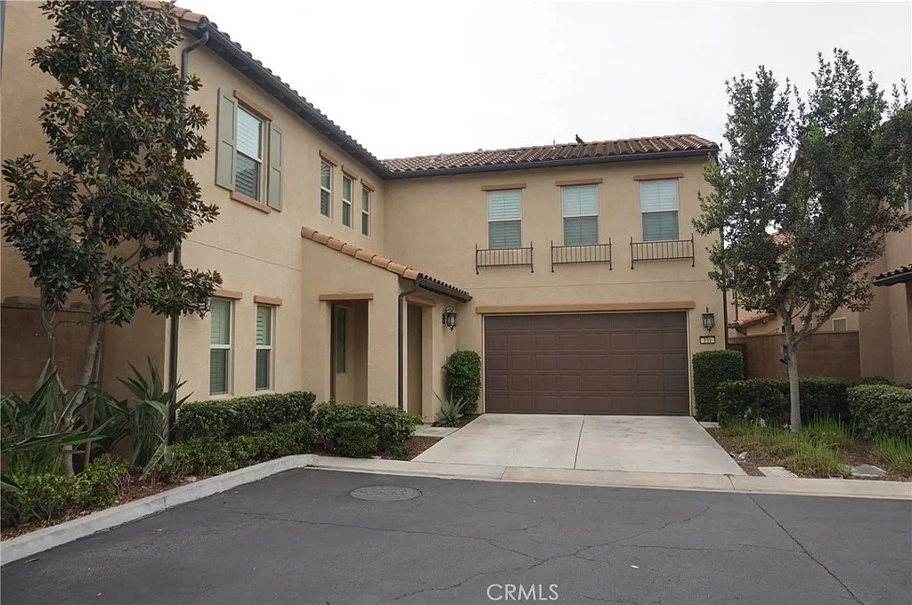 4 bed, 2413 sqft, $5,995 — Photo 1