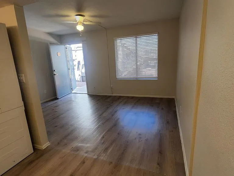 Modern Quarters Apartments — Photo 9
