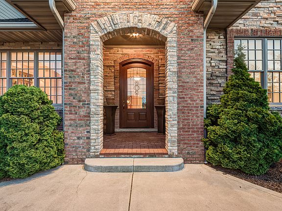 4th image of 2701 River Birch Ln