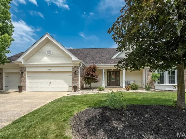510 Autumn Oaks Dr, Ballwin, MO 63021