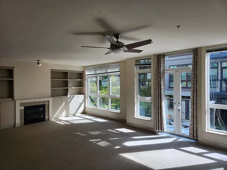 1700 N Northlake Way #205 — Photo 6