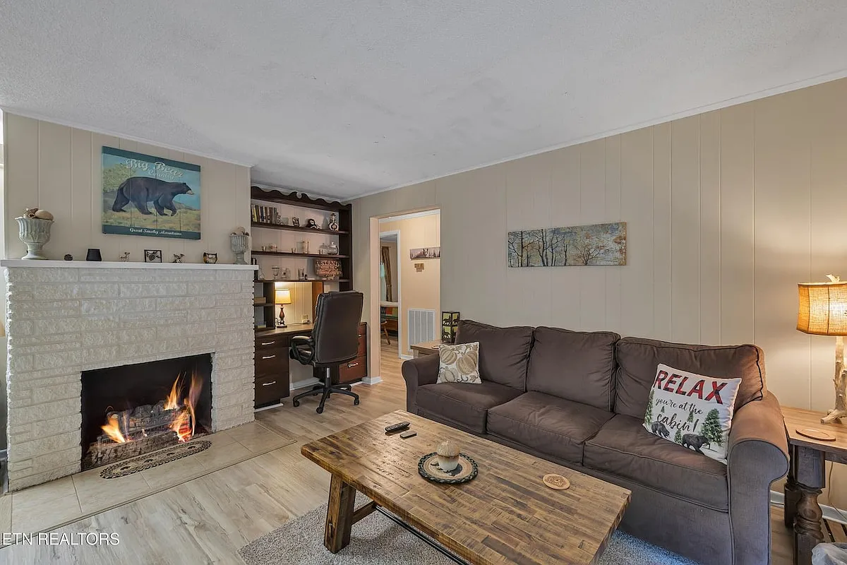 305 Shields View Dr — Photo 4