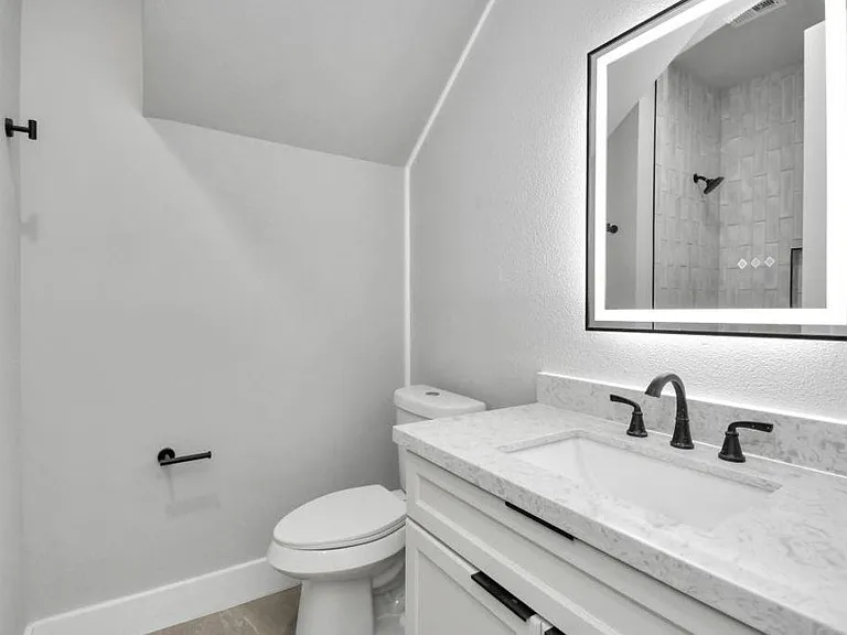 1320 Eberhard St — Photo 6
