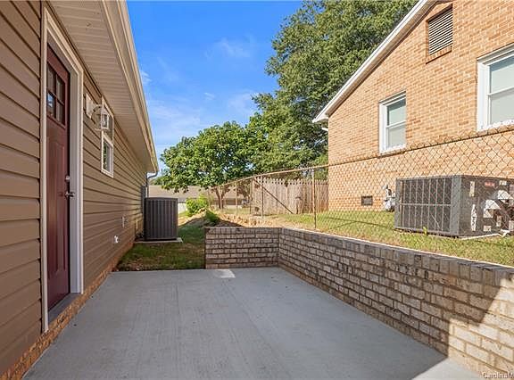 5th image of 129 Quinn Ave