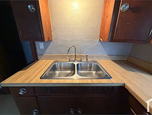 1120 Starr Ave — Photo 2