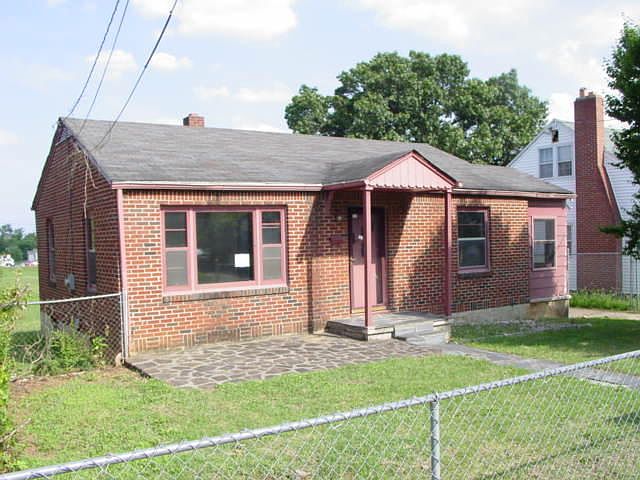 1st image of 745 30th St NW