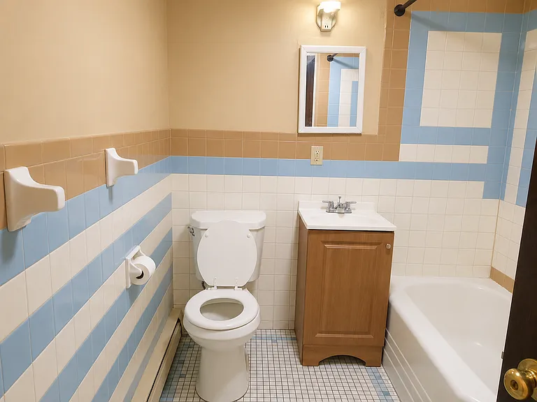 9 Thompson St #BASEMENT — Photo 4