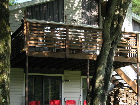 Deck that faces lake