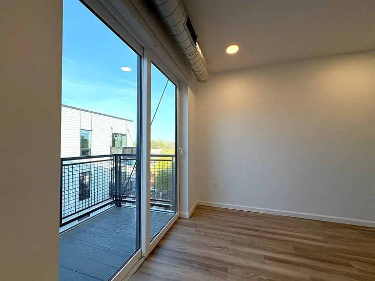 The Pearl Apartments — Photo 9