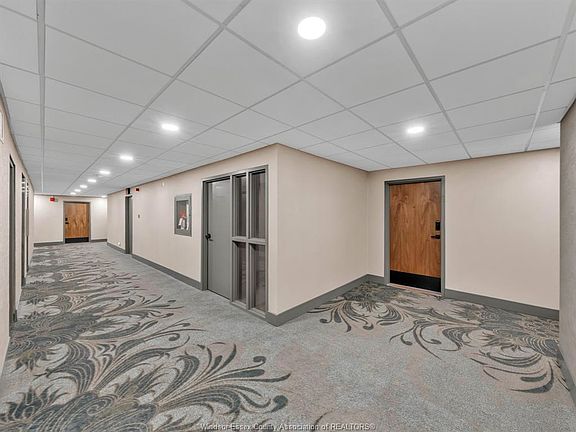 4th image of 5125 Riverside Dr E #202