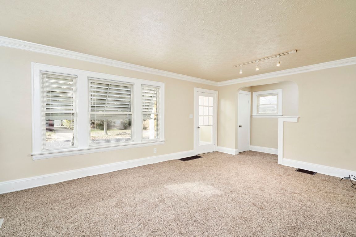 next background image